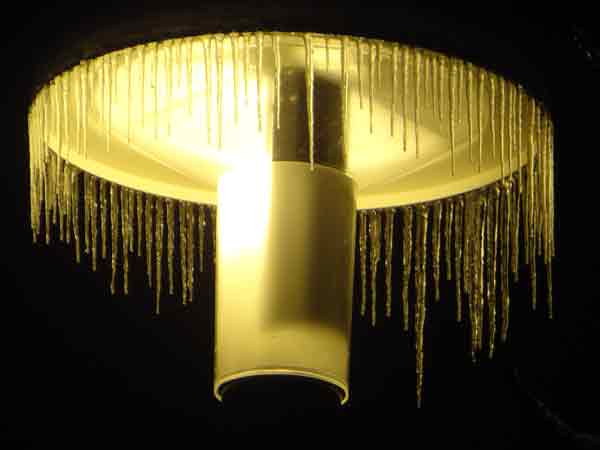 Lampe mit Eiszapfen (Dirk Diehl)